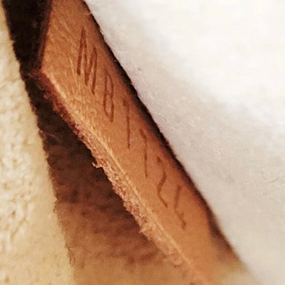 Louis Vuitton Retiro PM bag - Picture 10 of 13